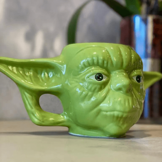 Caneca Formato 3d Mestre Yoda Star Wars 400ml 
