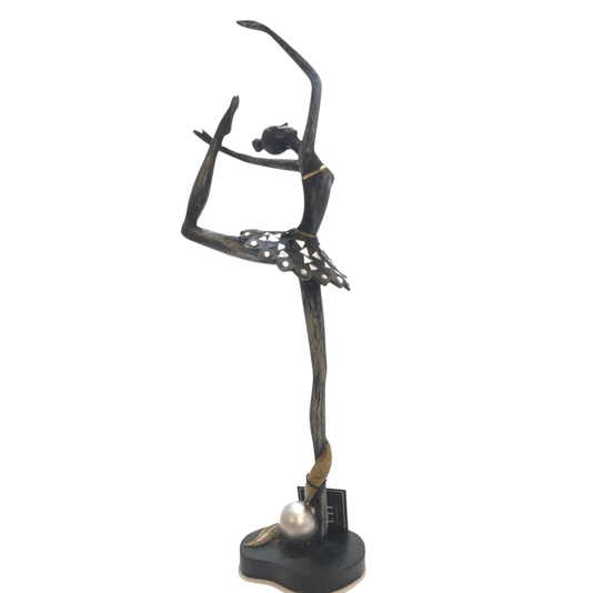Decoração Escultura Bailarina De Resina Preta Com Espelhos