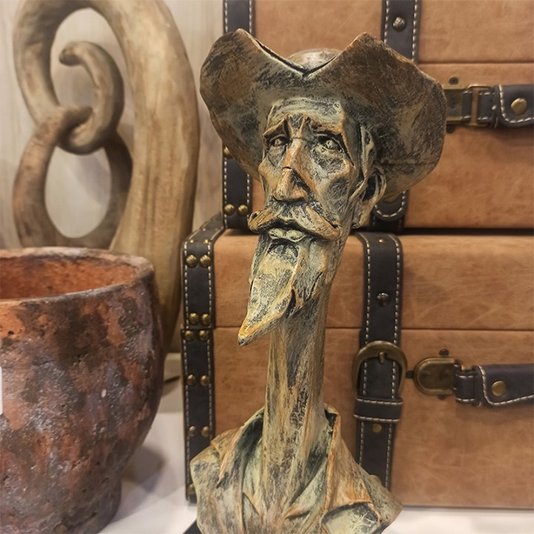 Escultura Decorativa Busto Homem De Chapéu Resina
