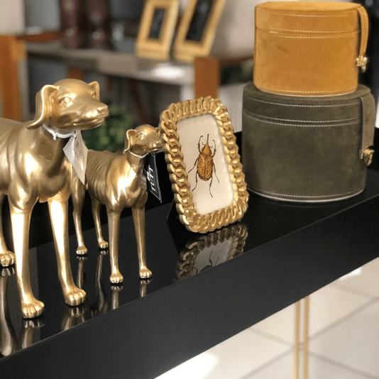 Escultura Decorativa Cachorro Em Poliresina Dourado G