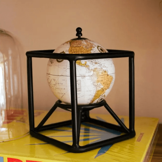 Escultura Decorativa Globo Giratório Com Suporte Metal 18cm