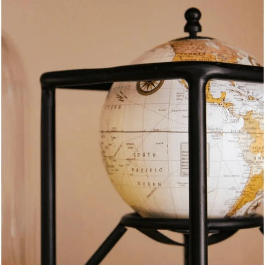 Escultura Decorativa Globo Giratório Com Suporte Metal 18cm