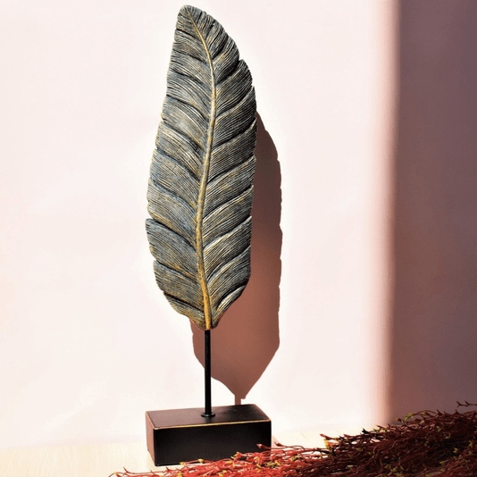 Escultura Estatueta Pena Allen Em Resina