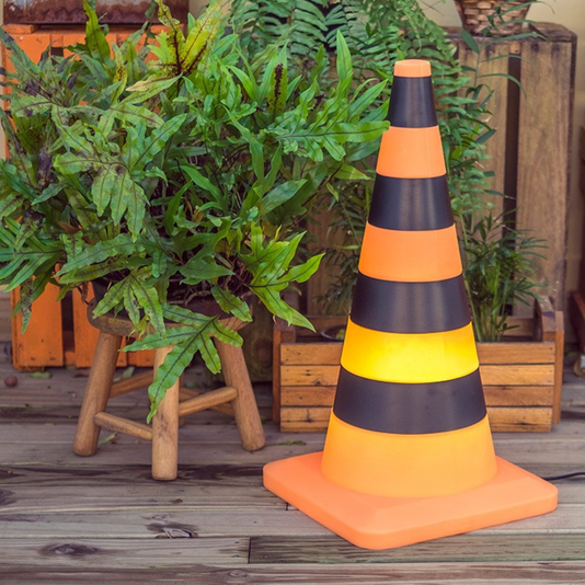 Luminária Abajur Cone de Transito Laranja Com Lâmpada Led