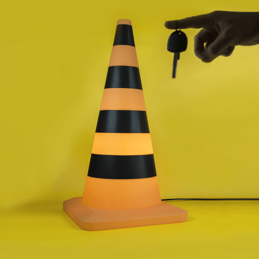 Luminária Abajur Cone de Transito Laranja Com Lâmpada Led
