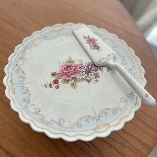 Prato Para Bolo Boleira Mon Chéri Com Pé e Espátula 26x10,5cm
