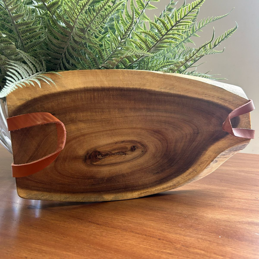 Tabua de Madeira Com Alça de Couro 38cm
