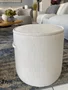 Puff Decorativo Dallas Bouclê Off-White Com Alça Lateral