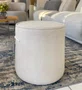 Puff Decorativo Dallas Bouclê Off-White Com Alça Lateral